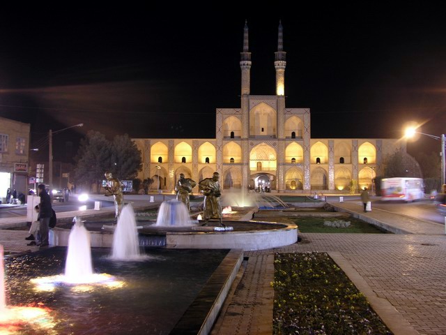 یزد الگوی معماري سنتي و خشت خام جهان