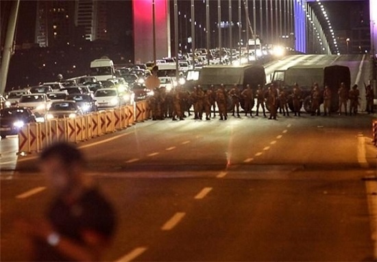 ارتش ترکیه کودتا کرد/تلویزیون ترکیه و فرودگاه استانبول سقوط کرد