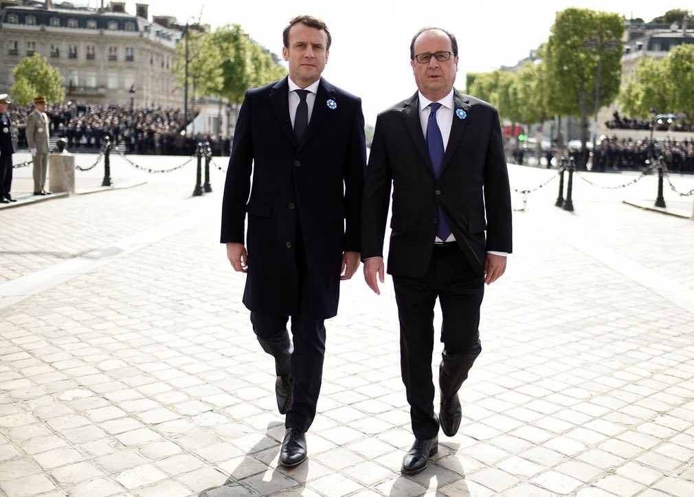 پیاده روی رئیس‌جمهور قدیم و جدید فرانسه +عکس