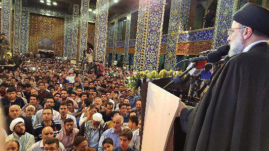 صحبتهای حجت الاسلام رئیسی در مسجد حظیره یزد +عکس