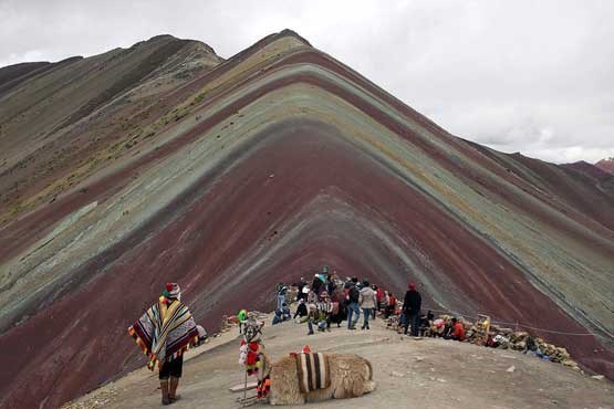 کوه رنگین کمان در پرو +عکس