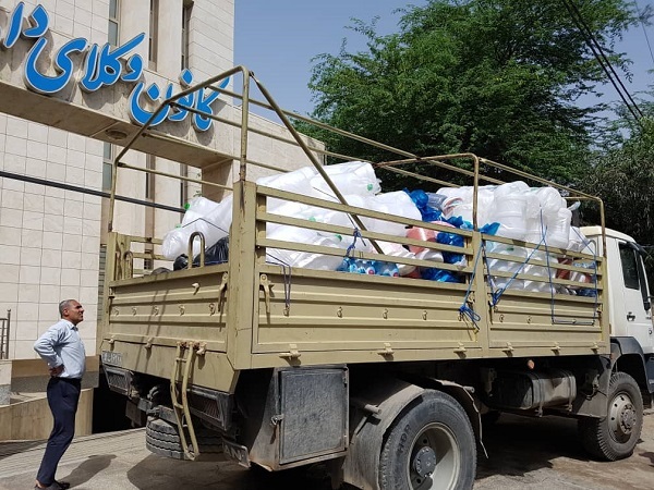 ارسال دومین مرحله از کمکهای غیر نقدی کانون وکلای دادگستری استان خوزستان به مناطق سیل زده