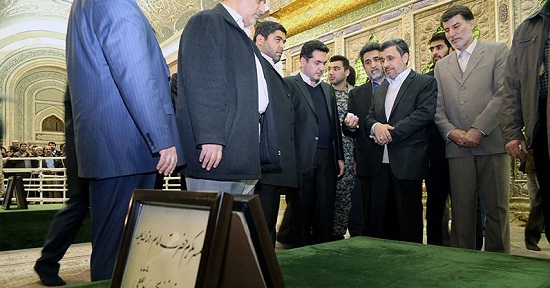 عدم استقبال سیدحسن خمینی از احمدی نژاد در حرم امام +عکس
