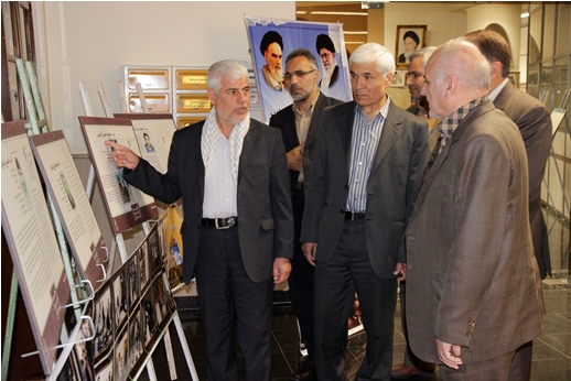 نمایشگاه عکس دفاع مقدس در برق منطقه‌ای یزد +عکس