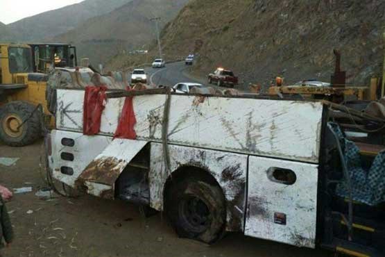 7 کشته بر اثر واژگونی اتوبوس در استان اصفهان +عکس