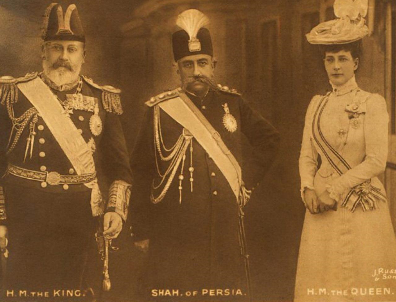 مظفرالدین شاه درکنار پادشاه و ملکه بریتانیا +عکس