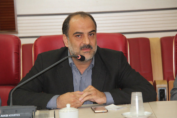 حل مشکلات مردم و توجه به آنها در اولویت برنامه مسئولان است حل مشکلات مردم و توجه به آنها در اولویت برنامه مسئولان است