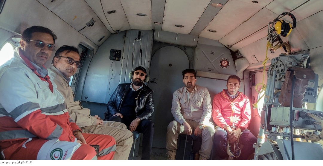 امدادرسانی هوایی به مردم گرفتار در برف جلاله امدادرسانی هوایی به مردم گرفتار در برف جلاله