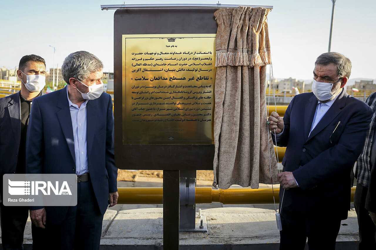 فارس می&zwnj;تواند قطب سلامت کشور شود | استان فارس در پتروشیمی به عسلویه و خوزستان وصل شود