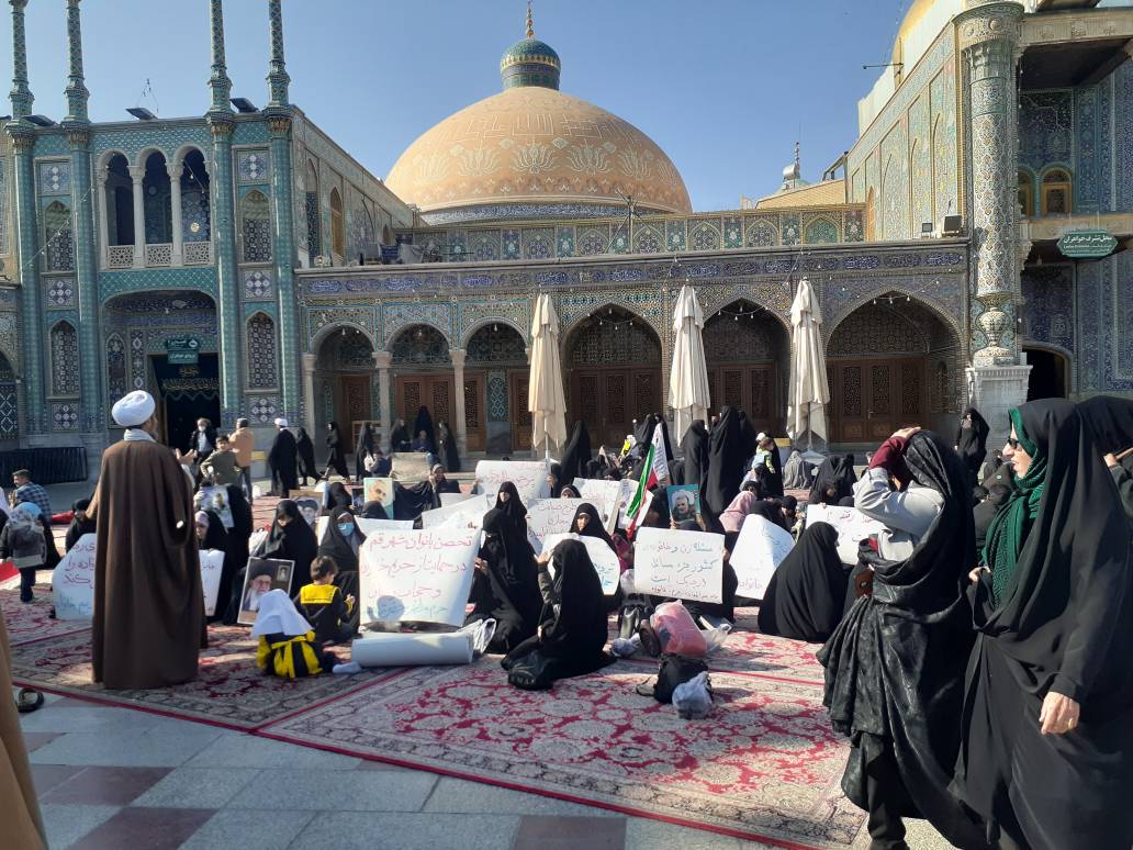 &laquo;بست نشینی مطالبه گرانه&raquo; عده ای از هموطنان/پاسخ به شبهات درباره بست&zwnj;نشینی در اماکن مقدس