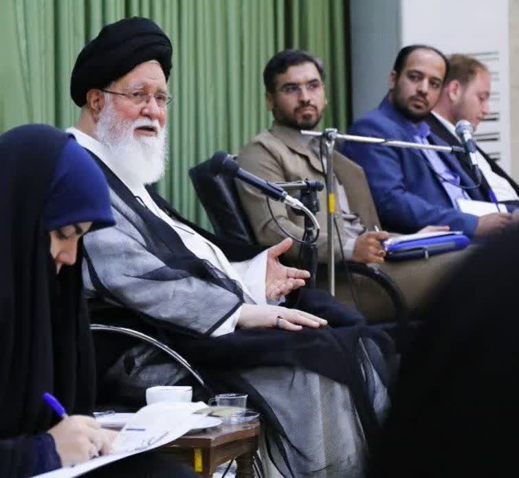 مهم&zwnj;ترین امتیاز تشکل&zwnj;های دانشجویی، مطالبه&lrm; گری بی&zwnj;امان و بدون عقب&lrm; نشینی است