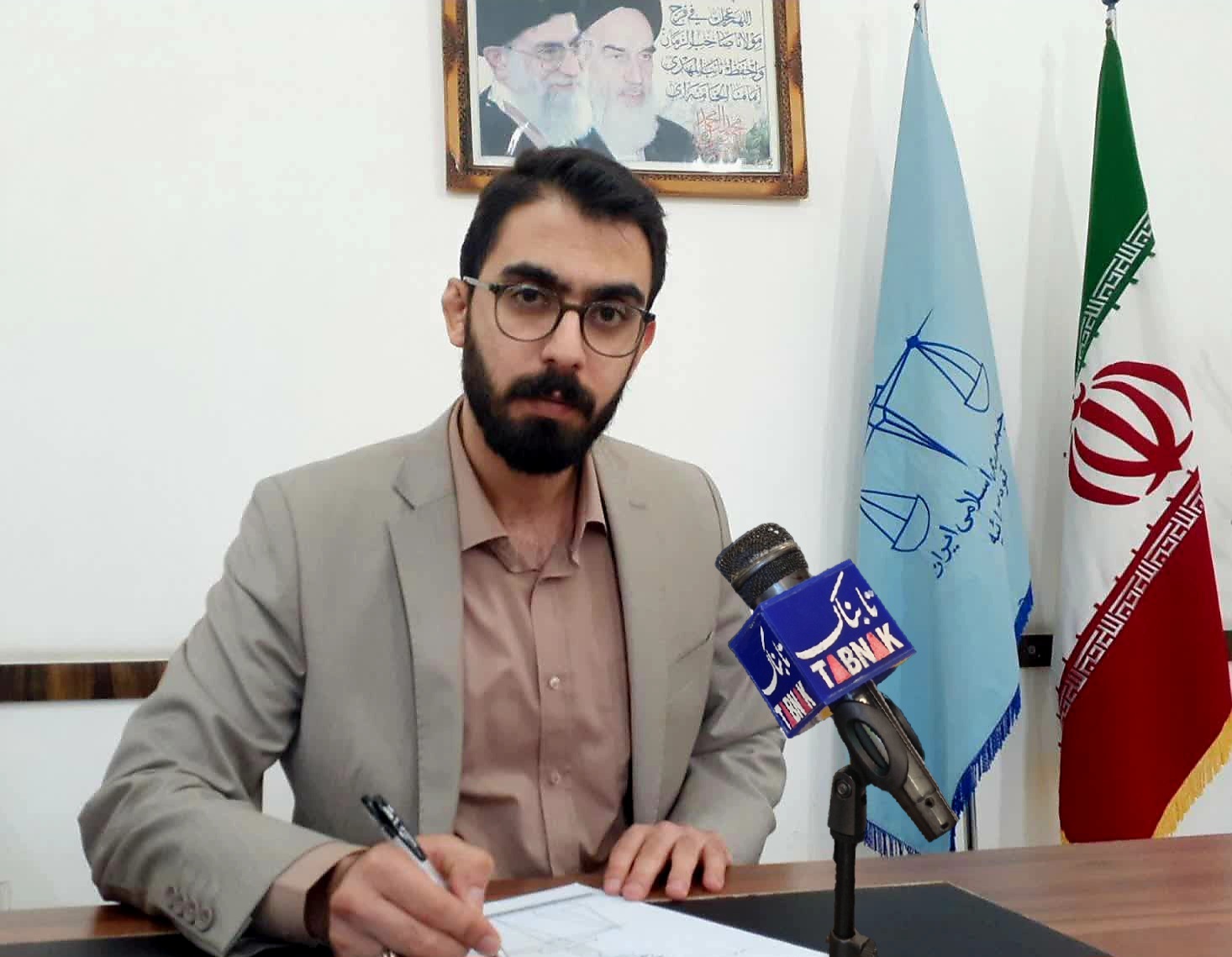 متصرفان اراضی ملی در دهلران بازداشت شدند متصرفان اراضی ملی در دهلران بازداشت شدند