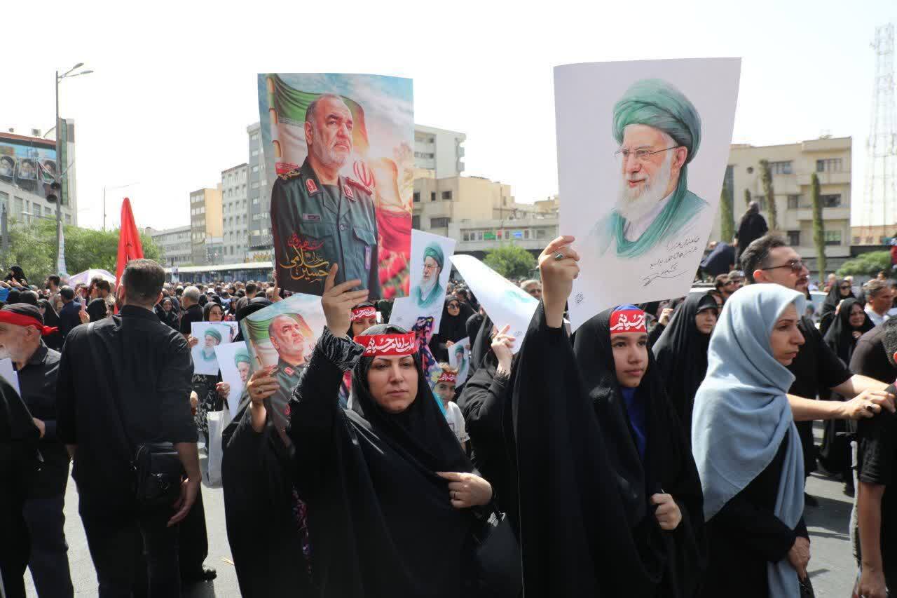 وداع با شکوه تهرانی ها با شهدای حمله رژیم صهیونیستی/ در حال تنظیم وداع با شکوه تهرانی ها با شهدای حمله رژیم صهیونیستی/ در حال تنظیم