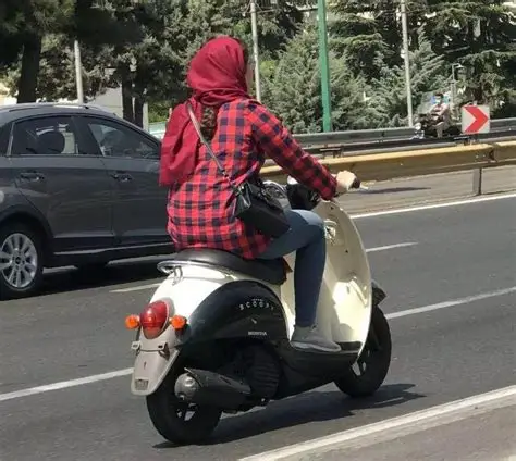 واقعیتی که دیده می&zwnj;شود، قانونی که دیده نمی&zwnj;شود