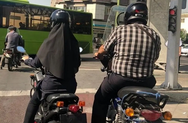 موتورسواری بانوان هر روز بیشتر از دیروز/ واقعیتی که دیده می&zwnj;شود، قانونی که دیده نمی&zwnj;شود