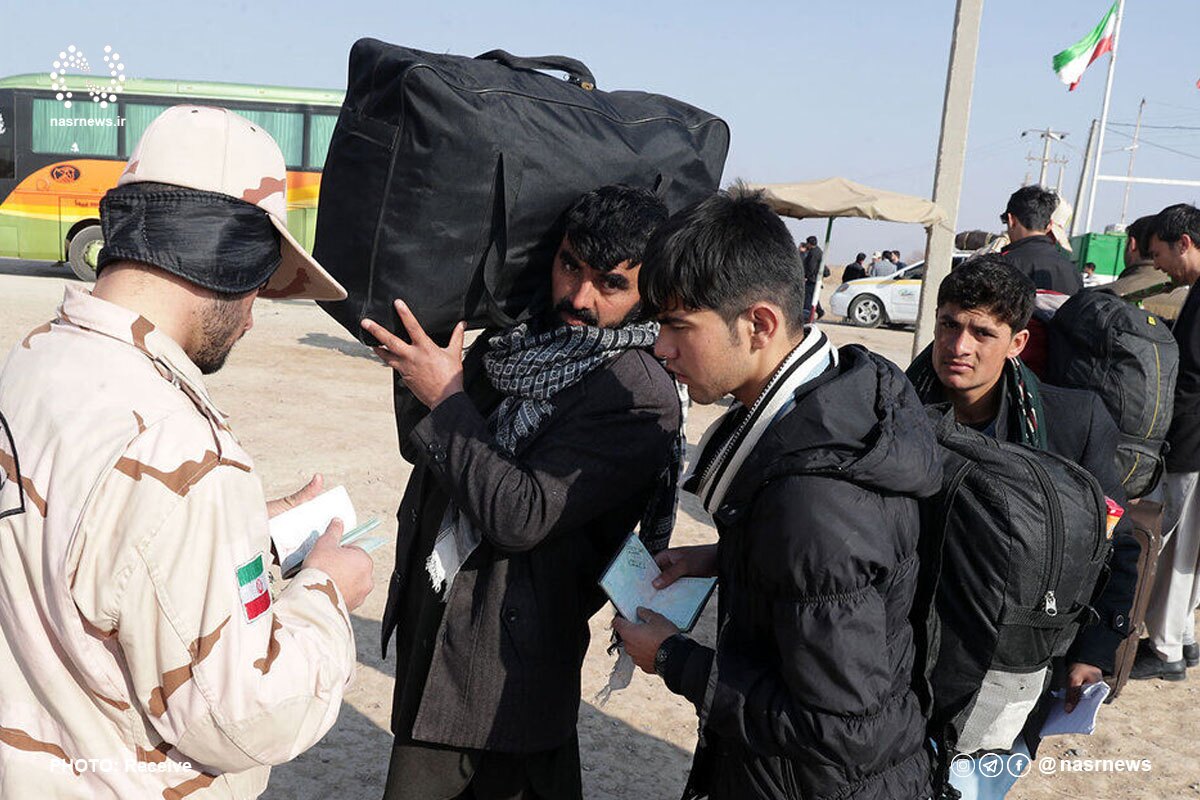 یک میلیون و ۸۰۰ هزار افغانستانی از مرز دوغارون خارج شدند