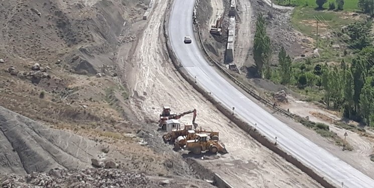 محور سمنان&ndash;فیروزکوه به صحن مجلس کشیده شد/تذکر نماینده سمنان به وزیر راه برای تسریع در تکمیل محور سمنان&ndash;فیروزکوه