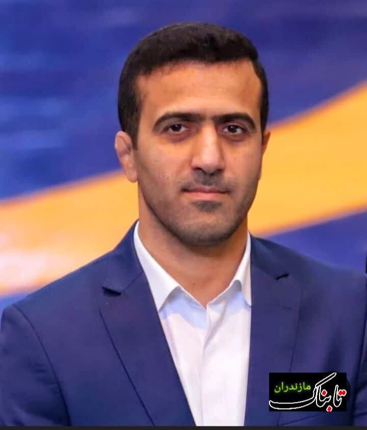 با تماس درستکار، مومنی از سالن فرار کرد با تماس درستکار، مومنی از سالن فرار کرد