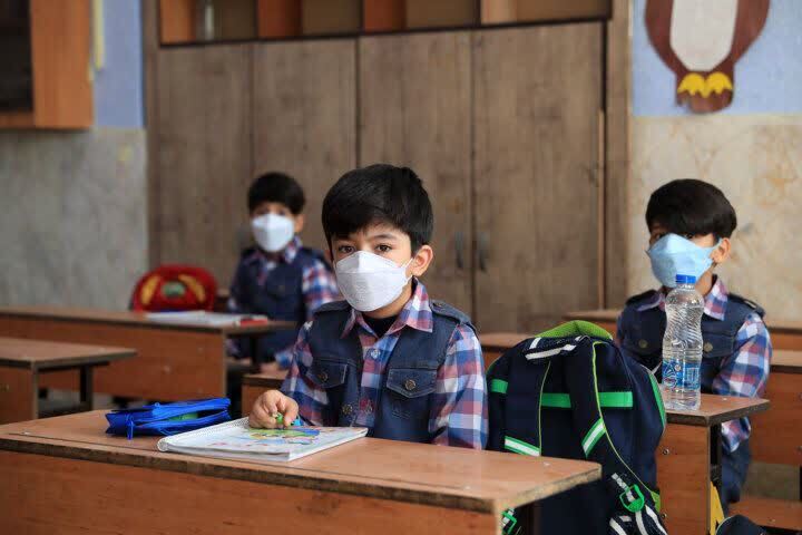 تصمیمی عجیب در لرستان؛ مدارس باز، آنفلوانزا و آلودگی هوا در اوج تصمیمی عجیب در لرستان؛ مدارس باز، آنفلوانزا و آلودگی هوا در اوج