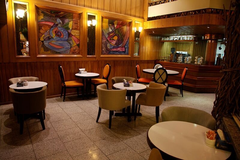 لطفا شف، کافه من یا باریستا باشید/ کافه&zwnj;ها روز&zwnj;ها متولد می&zwnj;شوند و شب&zwnj;ها می&zwnj;میرند